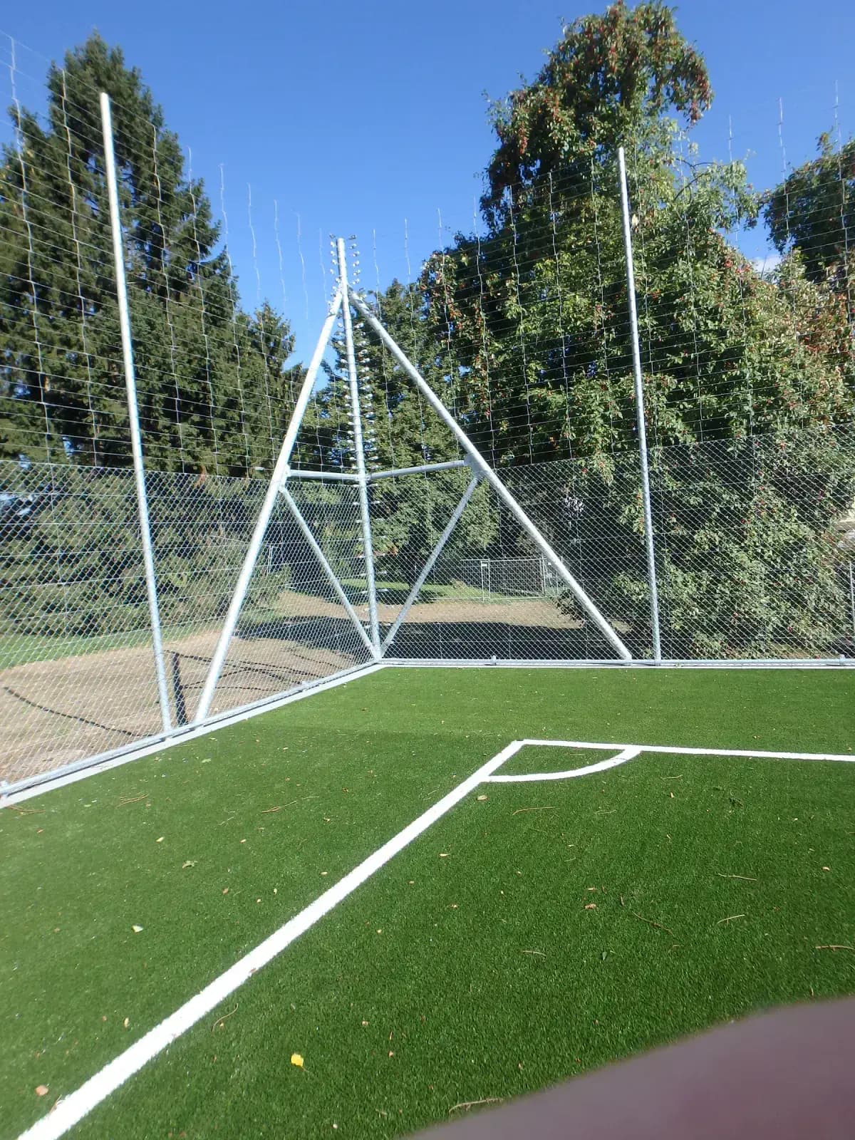 Ballfang Diagonalgeflecht von der Walter Zäune AG (6)