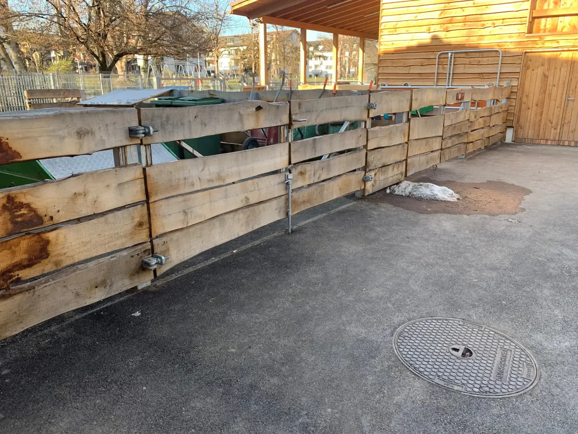 Gemeinschaftszentrum Bachwiesen, Zürich, Referenzprojekt der Walter Zäune AG (2)