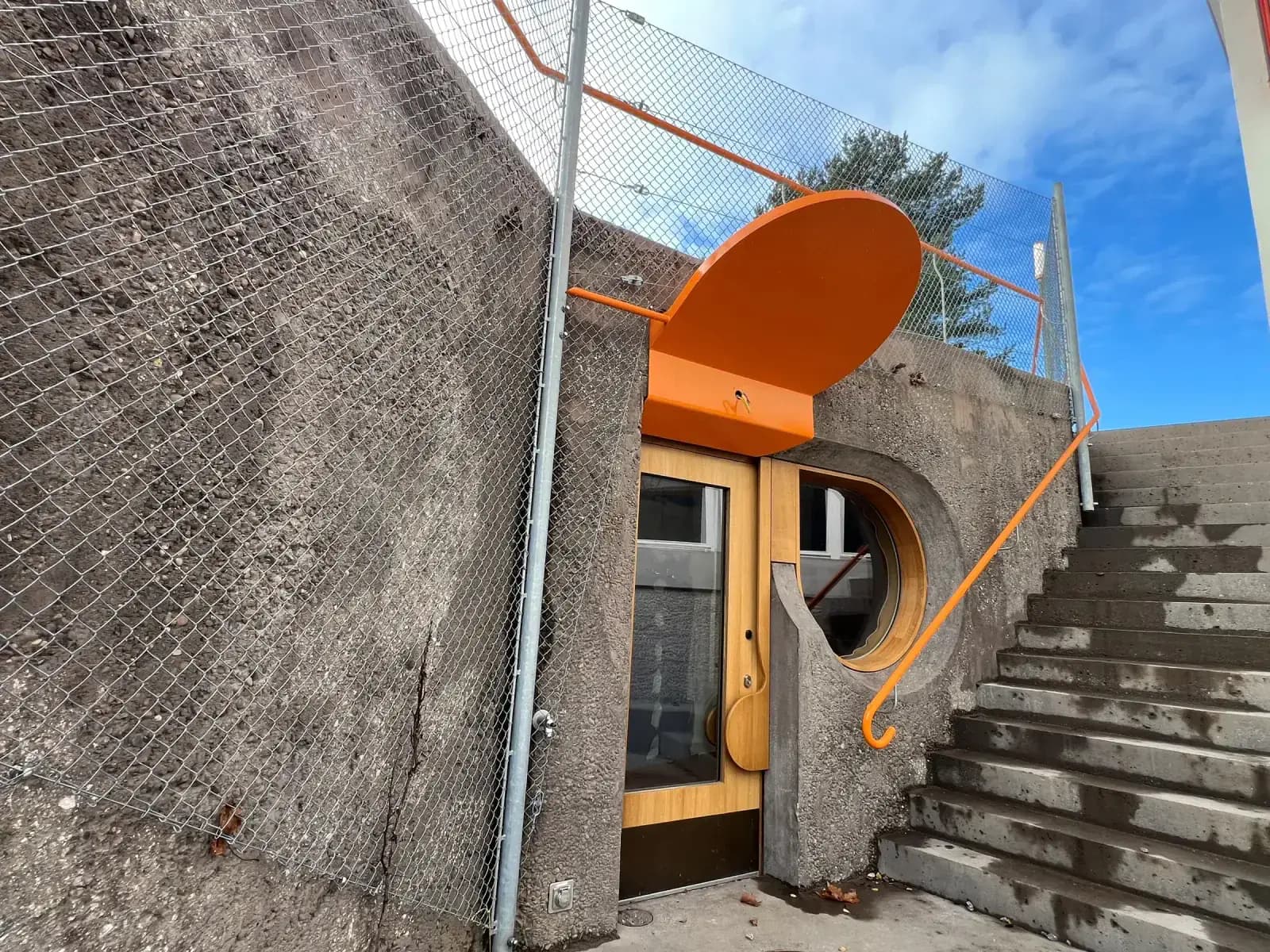 Schulanlage Auzelg, Zürich, Referenzprojekt der Walter Zäune AG (7)