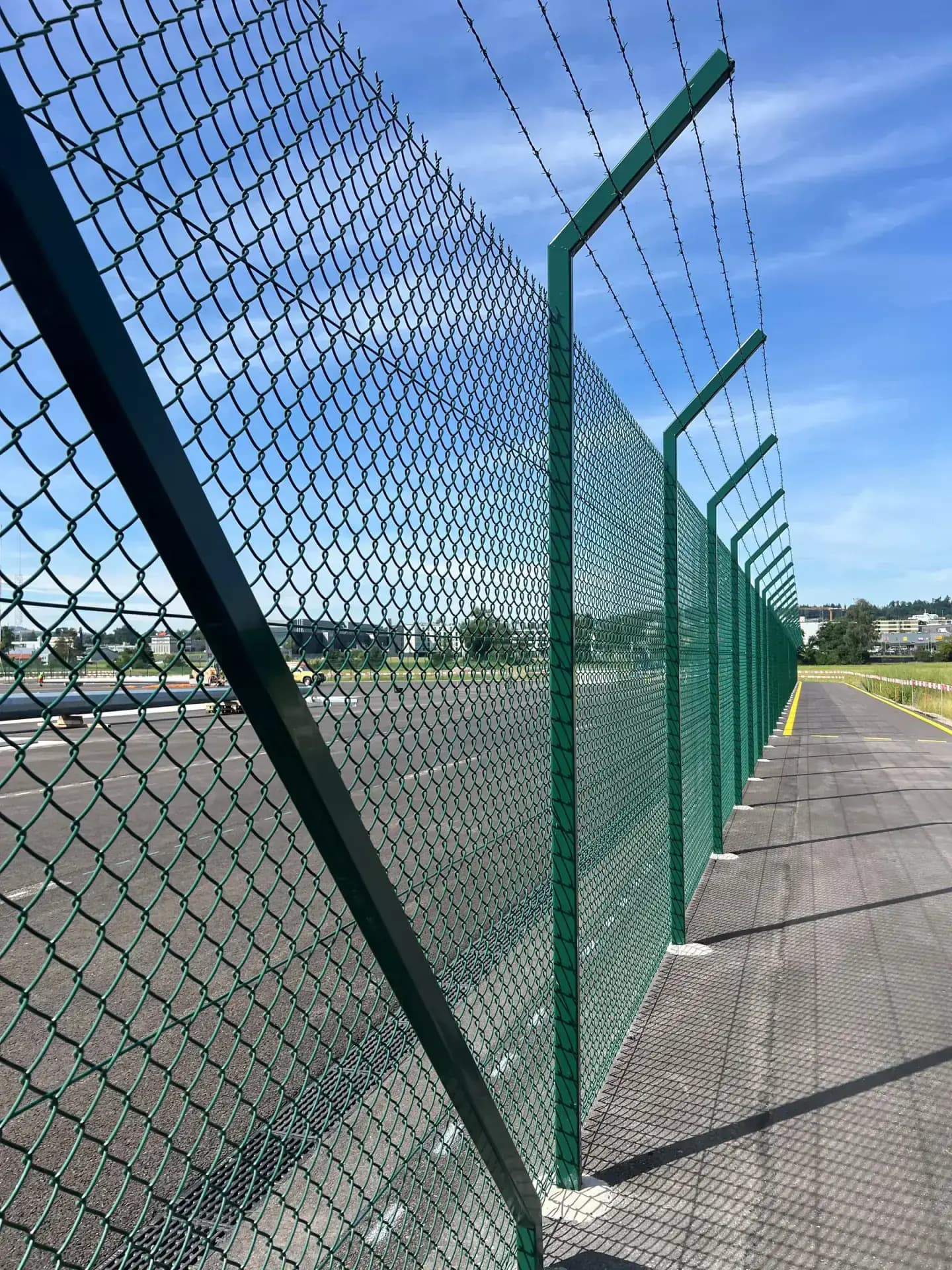 Zone West, Flughafen Zürich, Referenzprojekt der Walter Zäune AG (6)
